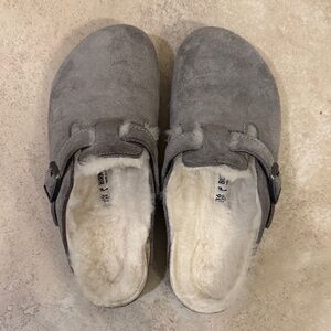 Birkenstock Light Gray Suede Clogs with Shearling